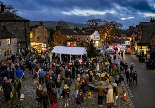 grassington lights switch on