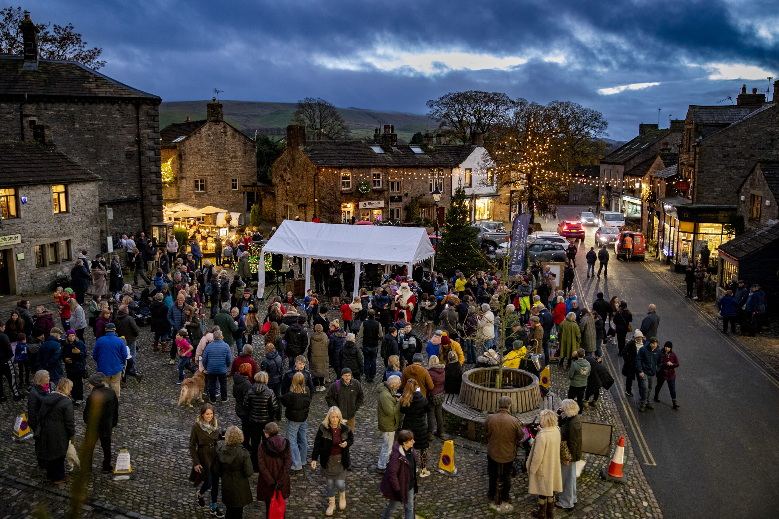 grassington lights switch on